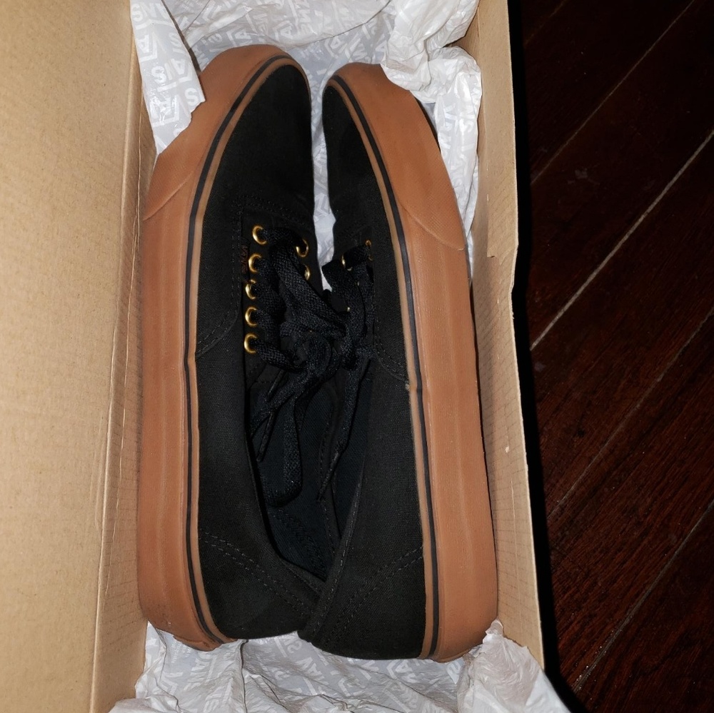 Vans black/gum sole